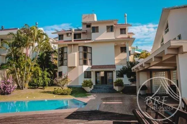 Imagem Vendo maravilhosa casa no Bosque das mansões São jose SC
