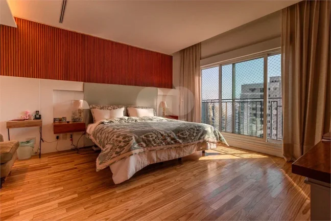 Imagem Apartamento à venda com 4 quartos, sendo 3 suítes, no condomínio Cidade Jardim, São Paulo - SP