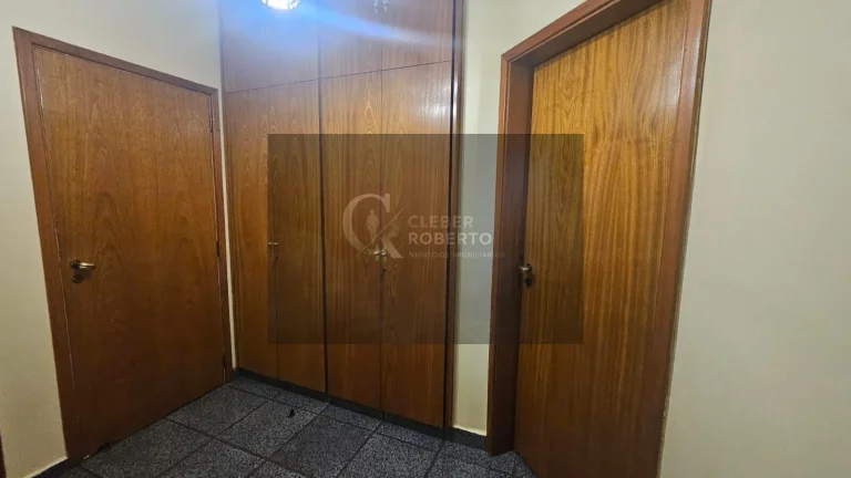 Imagem Apartamento mobiliado e reformado à venda no Centro Com 116,59 m²
