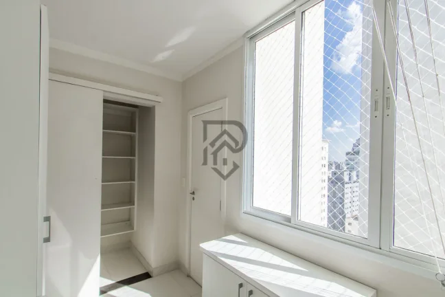 Imagem Apartamento reformado andar alto proximo metrô