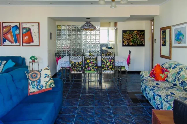 Imagem Pitangueiras - Amplo apartamento à 150 metros da praia.