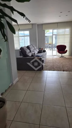 Imagem Casa Triplex Mobiliada no Jardins de Monet - 224m², Piscina Aquecida