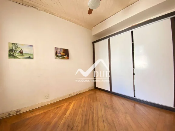 Imagem Sobrado com 3 dormitórios à venda, 109 m² por R$ 850.000,00 - Gonzaga - Santos/SP