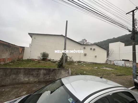 Imagem Terreno para Locação Anual Localizado no Centro de Balneário Camboriú - SC