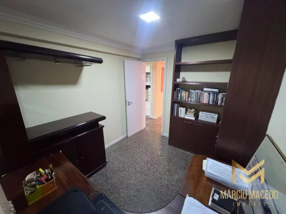 Imagem Apartamento com 4 quartos (sendo 3 suítes) à venda, 174 m² por R$ 1.190.000 - Meireles - Fortaleza/CE