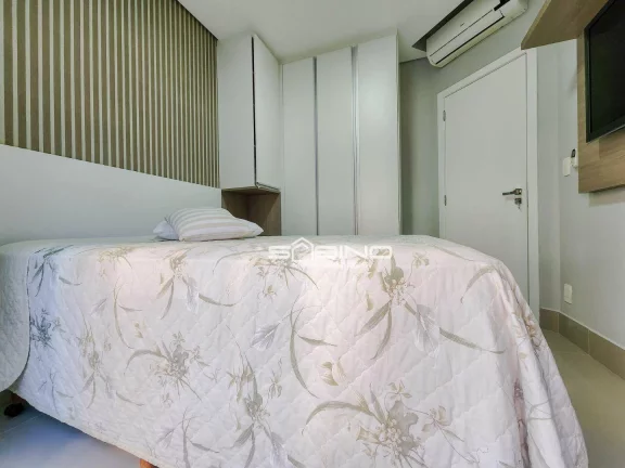 Imagem Belíssimo apartamento Pé na Areia à venda 50 metros da praia, vista para o Mar, na Riviera de São Lourenço - Bertioga S/P.