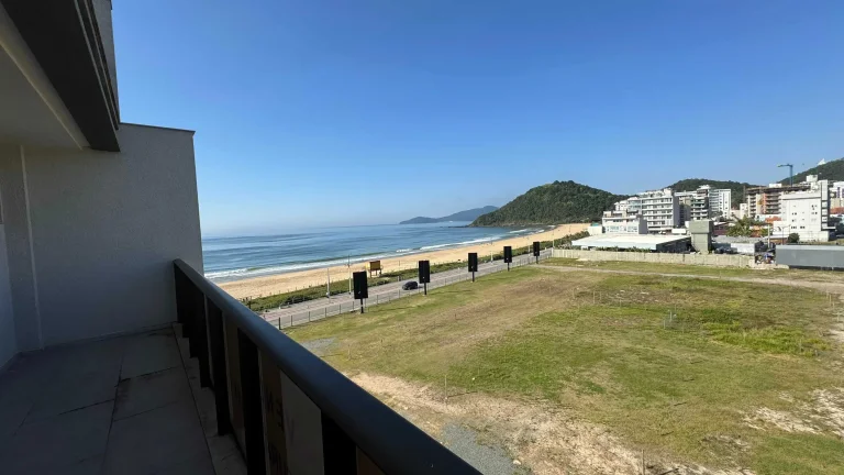 Imagem Cobertura triplex com 4 suítes e 4 vagas de garagem na Praia Brava, Itajaí/SC