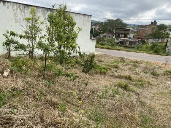 Imagem Lote 200 m2 de Esquina à Venda com escritura no Bairro Nova Cidade – Barbacena