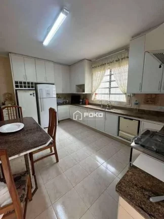 Imagem Casa com 4 dormitórios para alugar, 224 m² por R$ 5.560,00/mês - Jardim Maria Helena - Guarulhos/SP