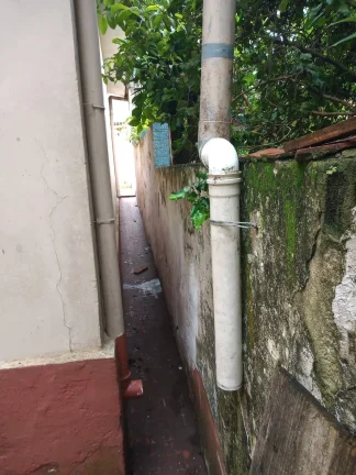 Imagem Casa Antiga com 250 metros e uma Edicila Exlente para Costrutor
