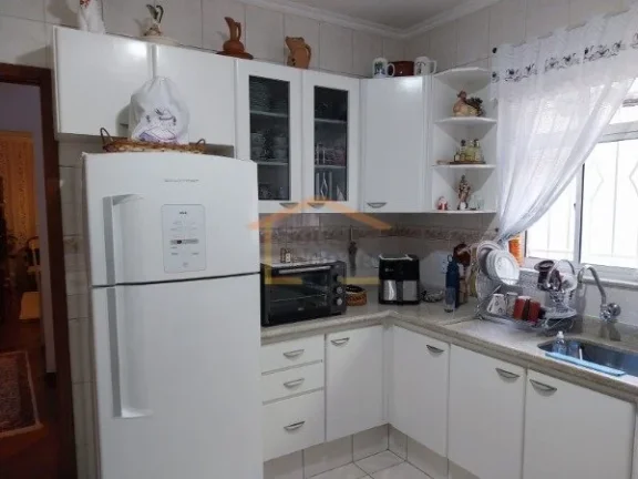 Imagem Casa em Condomínio fechado, 93m², 2 dormitórios, sala para 2 ambientes, 2 banheiros, sendo 1 lava...