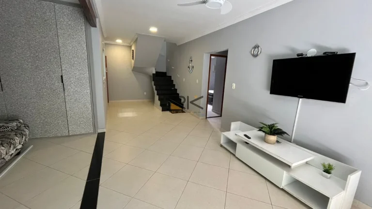 Imagem Cobertura Duplex Praia Grande em Ubatuba-SP com 3 dormitórios,sendo 2 suítes,varanda gourmet com churrasqueira,2 vagas de garagem