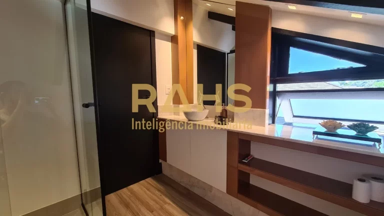 Imagem Linda residência em localização priveligiada no bairro América, pronta para ser sua! Casa de 439...