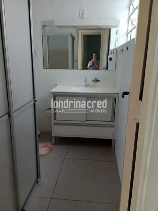 Imagem Oportunidade no Centro de Londrina! Amplo apartamento com 3 dormitórios, 120m² de área útil, sala espaçosa, cozinha, 1 vaga e condomínio acessível