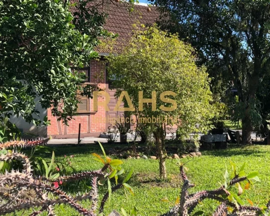 Imagem Linda casa enxaimel, de esquina com a Rua Eça de Queiroz, localizada em uma excelente área comerci...