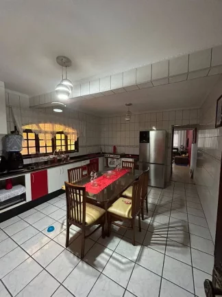 Imagem Sobrado com 3 dormitórios para alugar, 225 m² por R$ 3.320,00/mês - Parque Marajoara - Santo André/SP