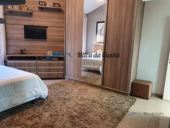 Imagem Sobrado com piscina para Venda com 3 dormitórios, 4 vagas, 220m², Vila Assunção em Santo André