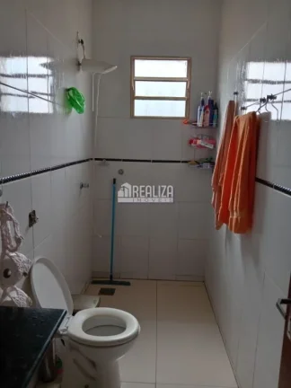 Imagem Casa com piscina à venda no Parque dos Buritis, Uberaba - MG