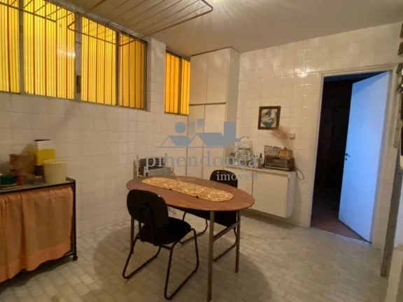 Imagem Ótimo apartamento localizado em Higienópolis com 160 m² úteis, 3 quartos e 2 vagas.