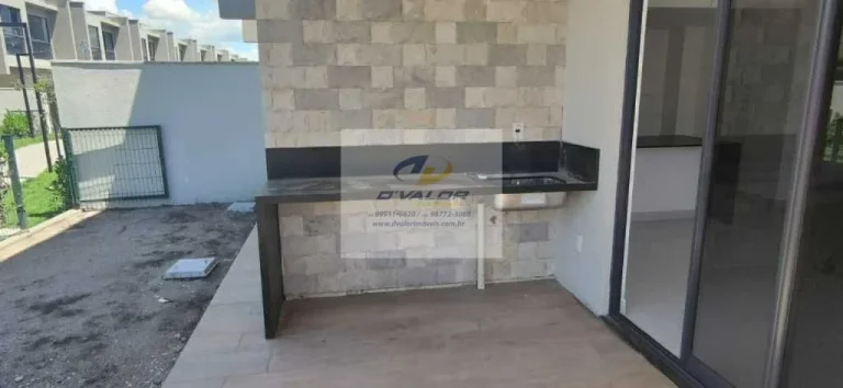 Imagem Vendo Casa Nova, em Condomínio Fechado, com 205m², 4 suítes, terraço gourmet e 3 vagas