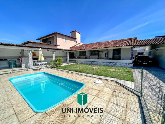 Imagem Casa linear com 4 suítes, lazer privativo a venda no Centro de Guarapari-ES.