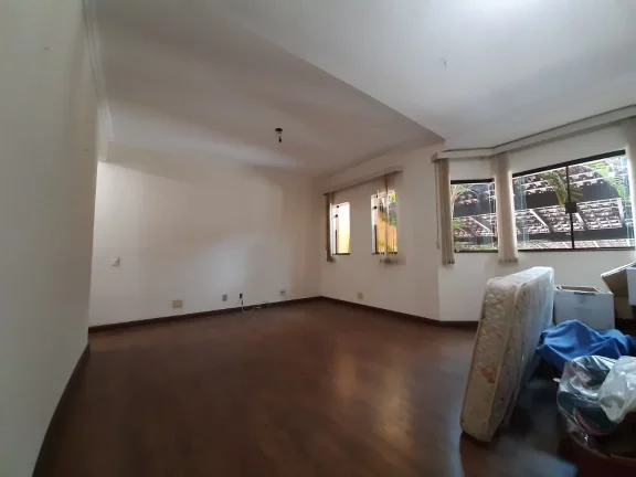 Imagem Casa à venda no bairro Vila Scarpelli - Santo André/SP