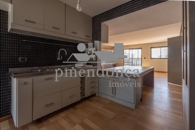 Imagem Linda cobertura duplex reformada  venda em Perdizes com 200m².