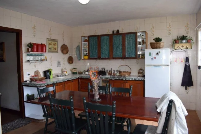 Imagem Casa com 4 dormitórios à venda, 222 m² por R$ 960.000 - Vila Abernéssia - Campos do Jordão/SP