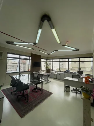 Imagem Sala/Conjunto Comercial - Saúde, 32M². São 3 Salas, Pode Comprar 1, 2, ou as 3. Tem duas que estão lado a lado e se quiser pode juntar, Portaria 24h.