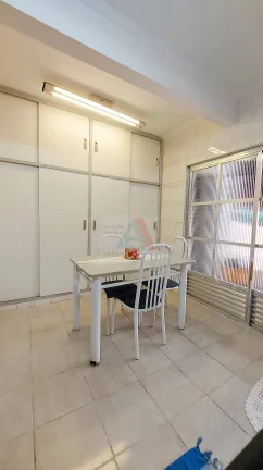 Agradável e amplo apartamento de 3 dormitórios