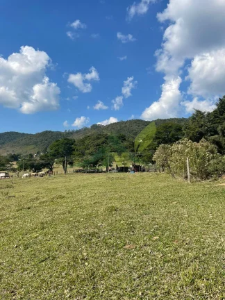 Imagem Paraíso Rural em Atibaia: Natureza, Vistas Deslumbrantes e Conexão Urbana