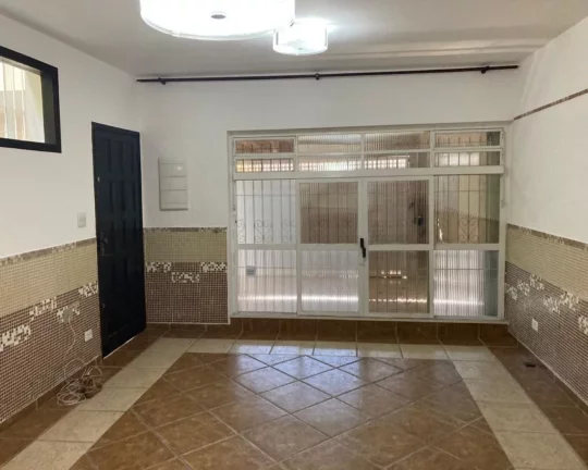 Imagem Sobrado 4 Dorm. (3 suítes) Escritório Elevador Salão de festas Churrasqueira