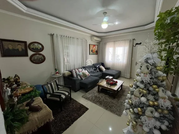 Imagem Casa 3 dormitórios à venda no centro de Gaspar