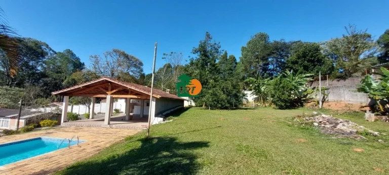 Imagem Chácara para Venda em São Roque, Pavão (canguera), 4 dormitórios, 1 suíte, 1 banheiro