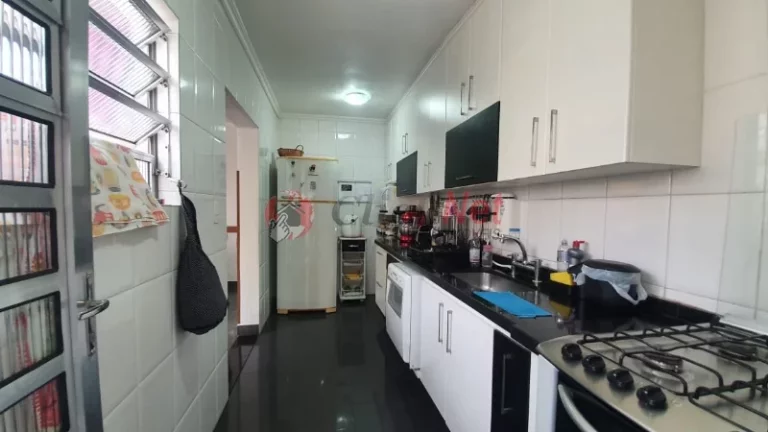 Imagem Lindo sobrado à venda ou para locação com localização privilegiada no bairro Baeta Neves, São Bernardo do Campo com 3 dormitórios, 2 WC, 4 vagas, 200m².