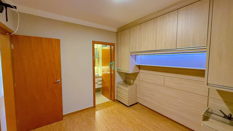 Imagem UNIDADE EM ANDAR ALTO DE PORTEIRA FECHADA DISPONIVEL Á VENDA NO EIDIFICIO RESIDENCIAL PARAISO