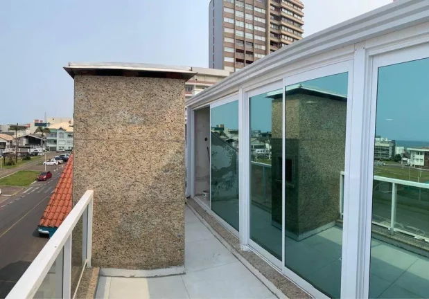 Imagem Cobertura com 2 quartos, 114m², à venda em Torres, centro