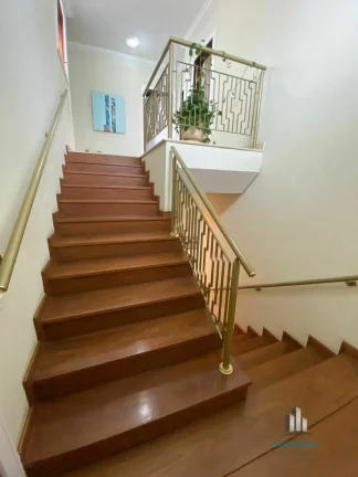 Imagem Melville Belíssima Casa de Esquina de 462m² com 4 Suítes e 6 Vagas de Garagem