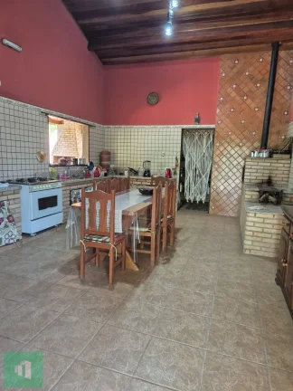 Imagem Sítio com 3 quartos, 13000m2, à venda