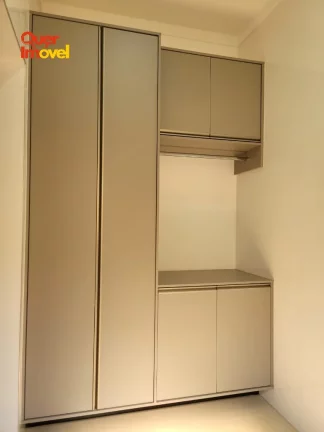 Imagem Casa em Condomínio no Alto do Vale: 3 quartos, 1 suíte, 2 salas, 2 banheiros, 4 vagas de garagem - 156m². Condomínio Pereira Alvim. Quer Imóvel Negócios Imobiliários.