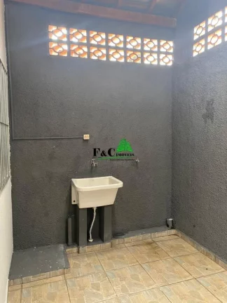 Imagem Casa para Venda em Limeira, Residencial Fênix, 2 dormitórios, 1 suíte, 1 banheiro, 2 vagas
