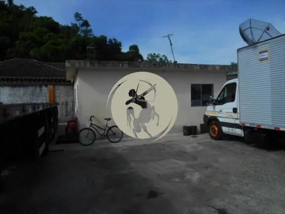 Imagem DEPÓSITO, CABEM 7 CARRETAS, TODA MURADA PRÓXIMA A NOSSA SRA. DE FÁTIMA