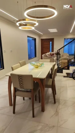 Imagem Esta magnífica casa oferece 5 suítes, sendo 1 suíte master com closet e banheira, perfeita para q...