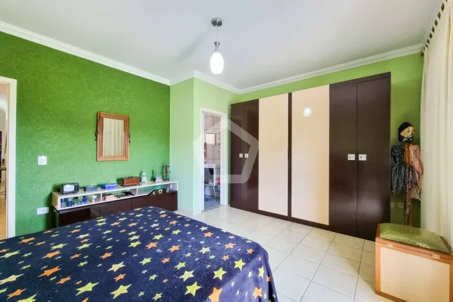 Imagem Casa 04 Dormitórios 1 Suíte com varanda 2 vagas de garagem