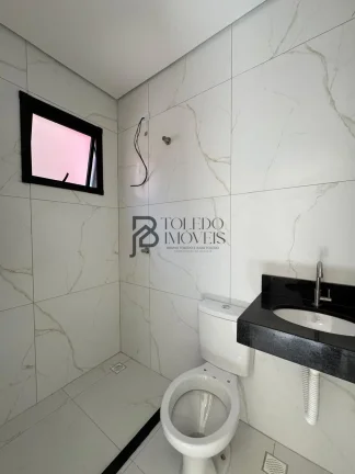 Imagem Casa Triplex de 2 dormitórios com suítes no bairro Tupi - Praia Grande