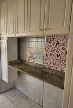 Imagem Apartamento 56m², 2 dormitórios, banheiro, armários na cozinha e dormitórios, área de serviço,...