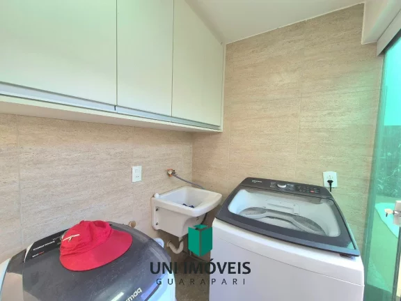 Imagem Casa à venda na Praia do Morro - Guarapari com 3 suítes, piscina e ótima localização.