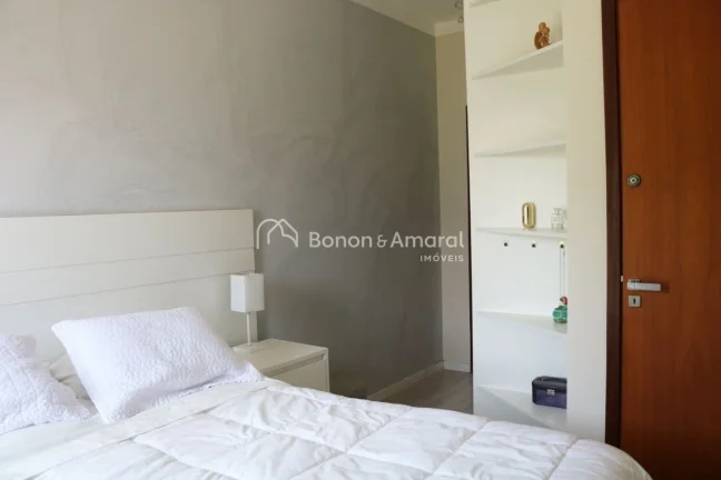Imagem Casa tipo sobrado com living para 02 ambientes piso porcelanato, lavabo, 3 quartos com armários pla...