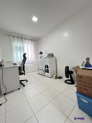 Imagem EXCLUSIVIDADE VENDO CASA REFORMADA 3/4 + SUITE NO COND VILLA PARADISO - SIM