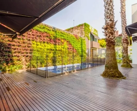 Imagem Casa deslumbrante à venda em São Paulo-SP, Jardim Europa: 4 quartos, 4 suítes, 5 salas, 6 banheiros, 6 vagas, 859m². Venha conferir!